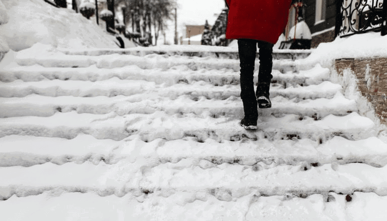 slip and fall on snow lawyer